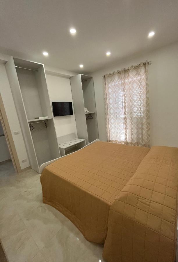 La Ginestra Hotel จีอาร์ดีนี นักซอส ภายนอก รูปภาพ